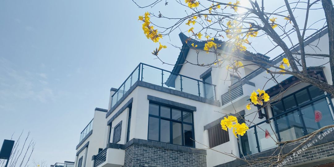 英德龙瑞别墅酒店(奥园巧克力王国店)