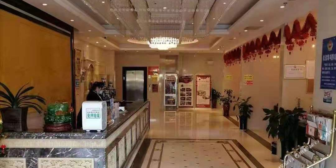 商南霄龙商务酒店