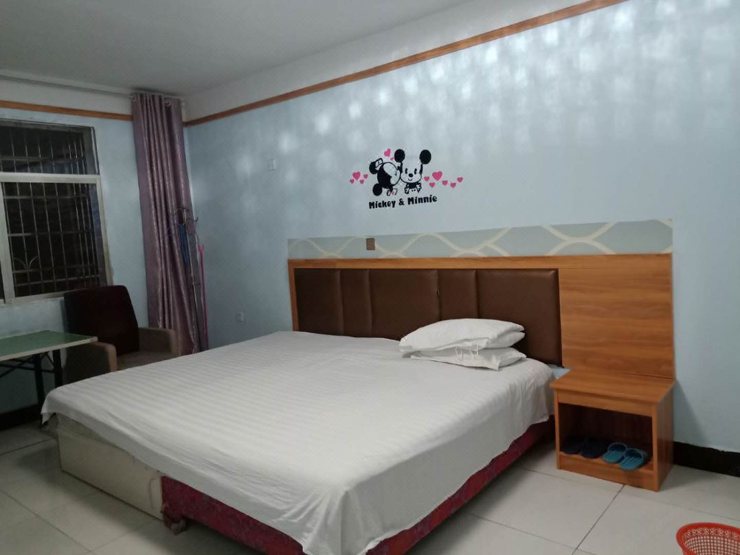 Yueyang County Xuefu Hotel (Zhiyuan)
