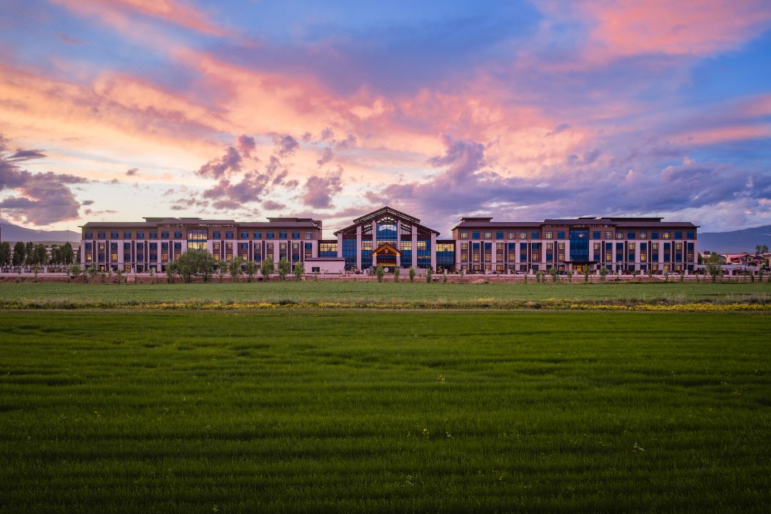 Xiate Holiday Hotel (Zhaosu Wetland Park)