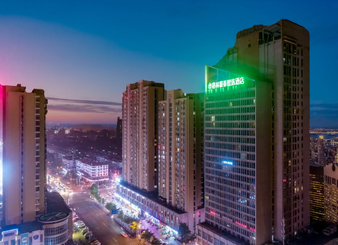 Green Tree Inn Smart Selection Hotel (Huaibei Railway Station Golden Cloud Sky Branch)