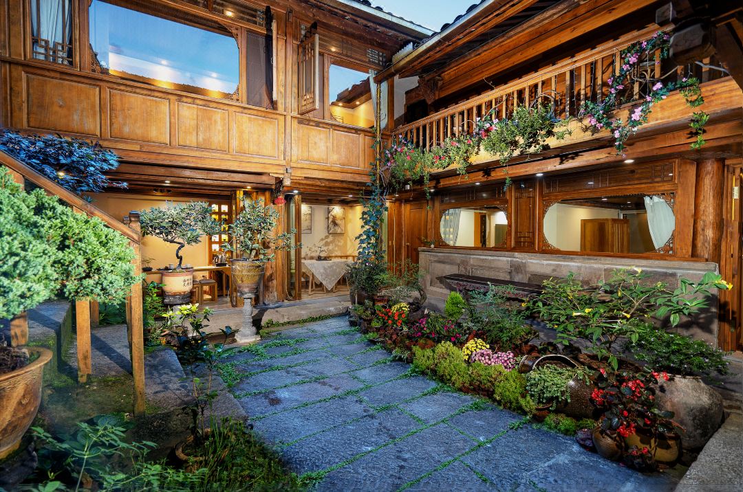 Yujian Light Luxury Hotel