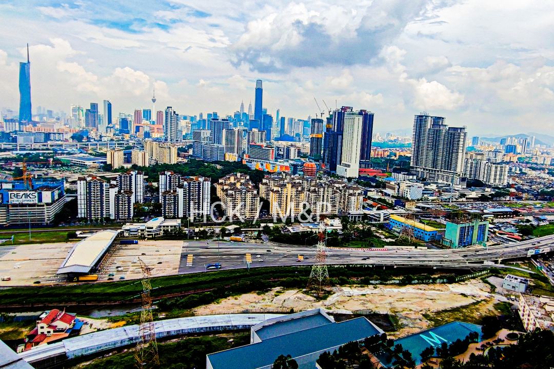 Stunning KL View at M-Vertica Residence by HCK