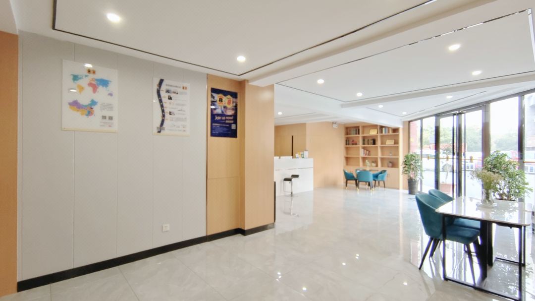 Super 8 Hotel (Hefei Emerald Lake University Town)