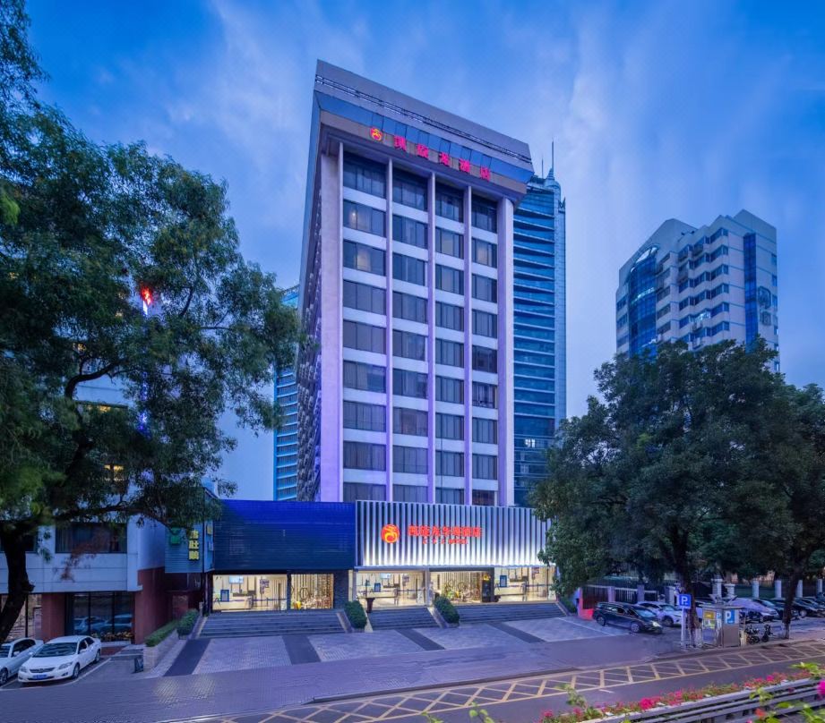Triumph Dragon Hotel (Guangzhou Quzhuang Metro Station Beijing Road Pedestrian Street)