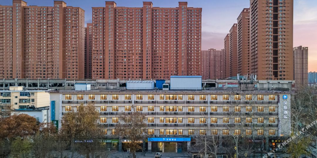 汉庭酒店(石家庄槐中路店)停车场-出入口