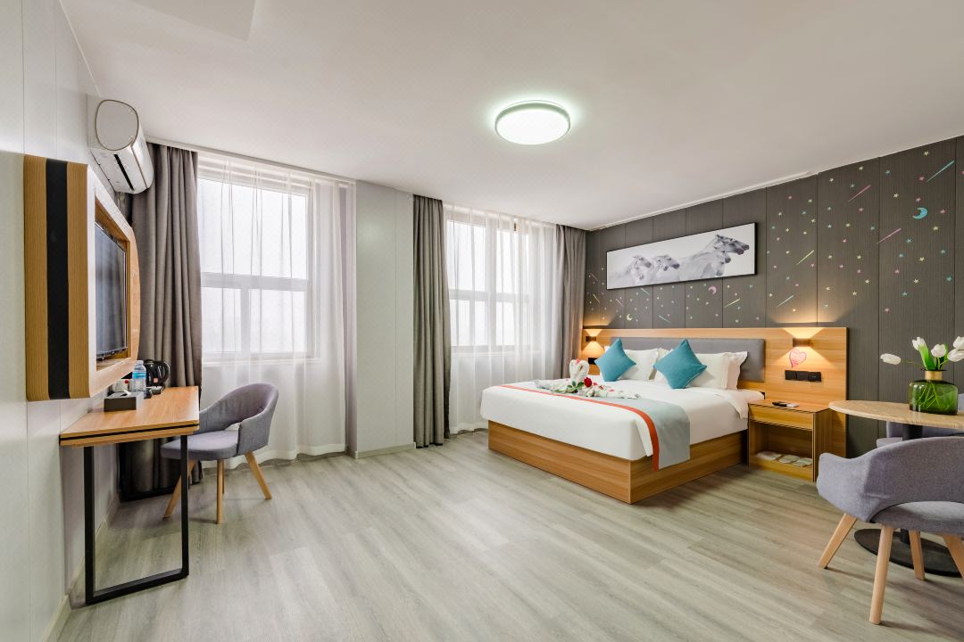 Shangkeyou Hotel (Hebi South Toll Station)
