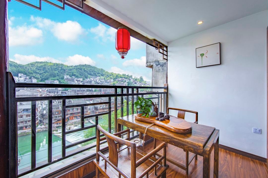 Longqi, Phoenix, waterfront, high end B & B