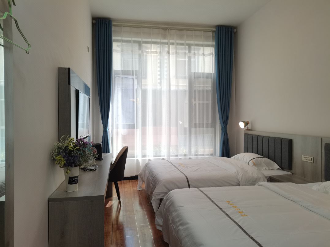 Fuxian Lake Yaxuan Homestay