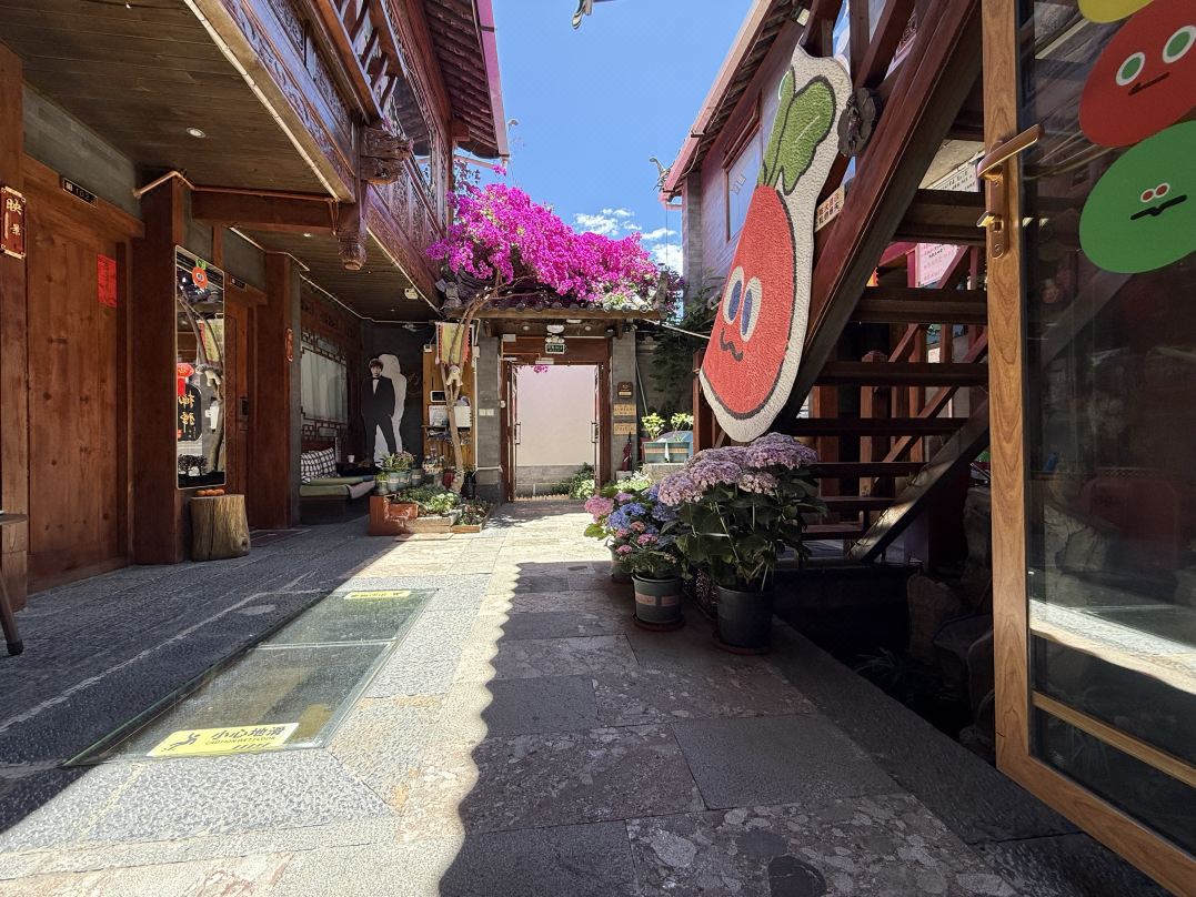 Yingxue Inn (Lijiang Ancient City North Gate Sifang Street Branch)