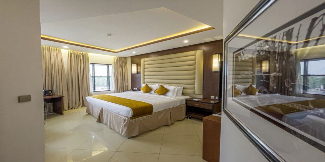 Rento Hotel and Suites