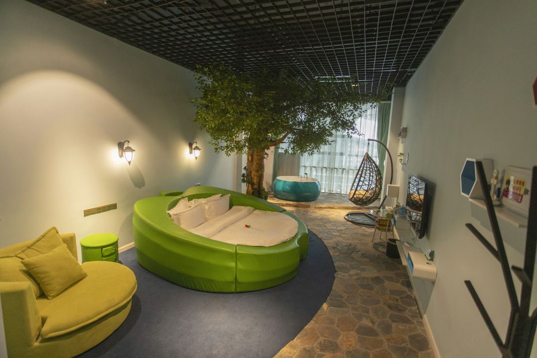 Feixian Oriental Theme Hotel