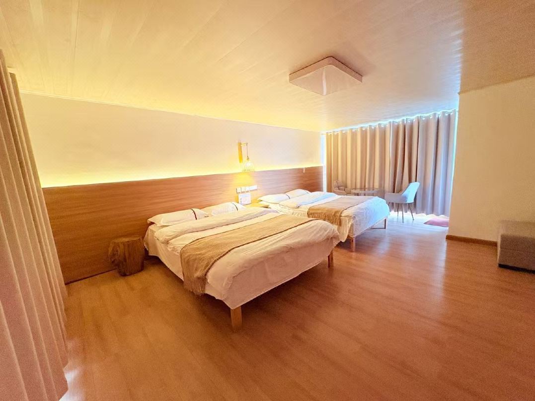 Yeler Lake Shishanxuan Inn