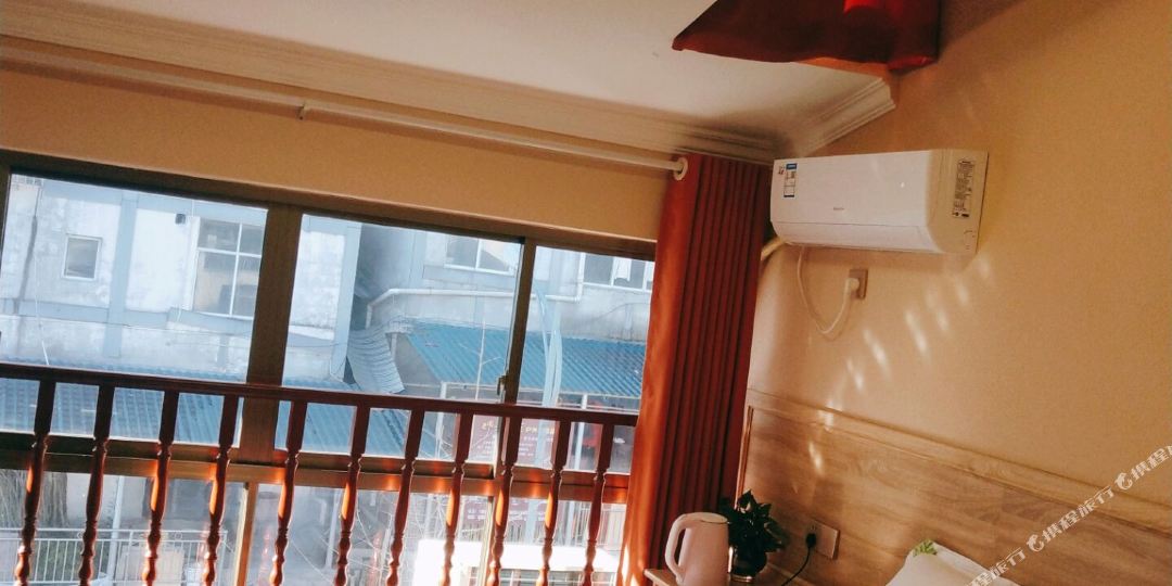 暮雨酒店