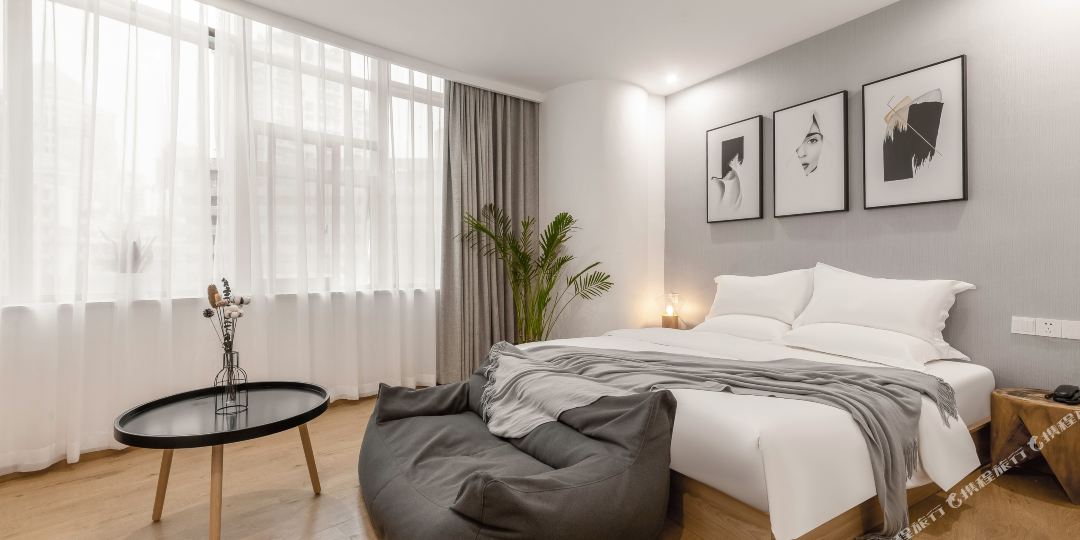 青墨酒店(重庆解放碑店)