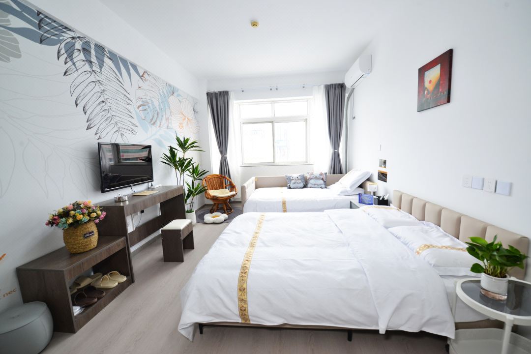 Qinghe Hotel