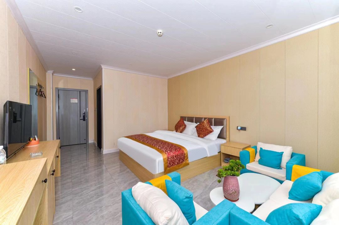 Chiwei Business Hotel