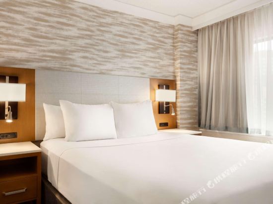 Radisson Hotel Baltimore Downtown-Inner Harbor - Tap to explore photos