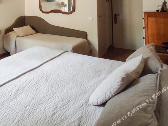 SI Montalcino Hotel - Tap to explore photos