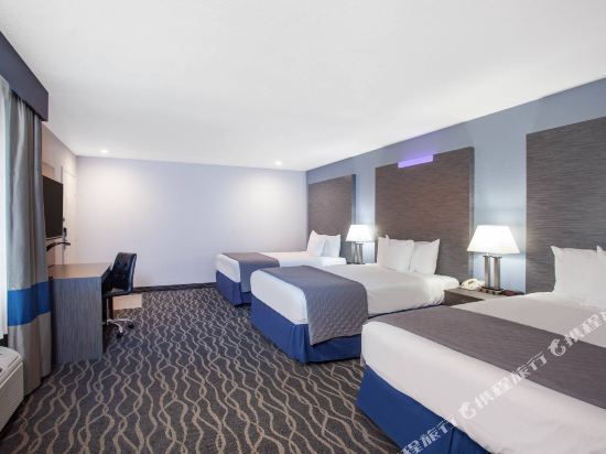 Travelodge Inn & Suites by Wyndham Anaheim on Disneyland Dr - Tap to explore photos