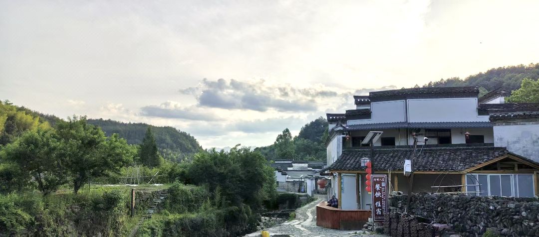 Ganxian Riverside Home Farmhouse