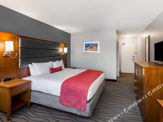 Wyndham Garden Greensboro - Tap to explore photos