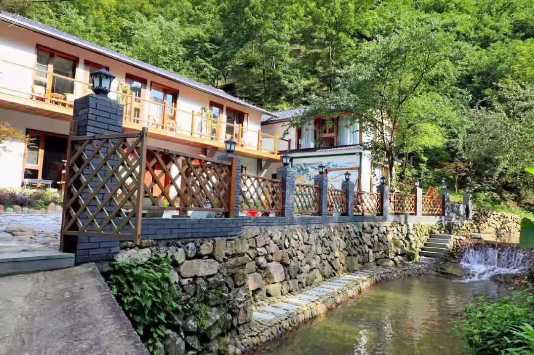 Tonglu Shengxian Hualuo Li Homestay