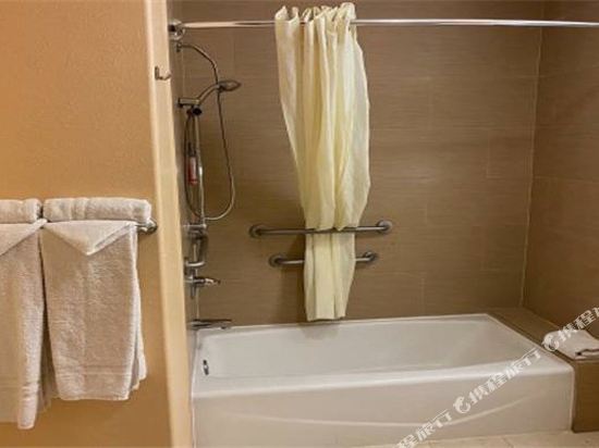 Lemon Tree Hotel & Suites Anaheim - Tap to explore photos