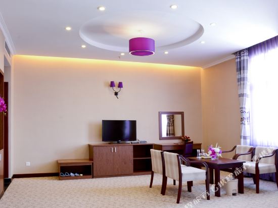 Hai Ba Trung Hotel - Tap to explore photos