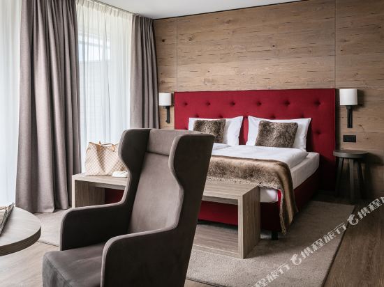 AMERON Davos Swiss Mountain Resort - Tap to explore photos