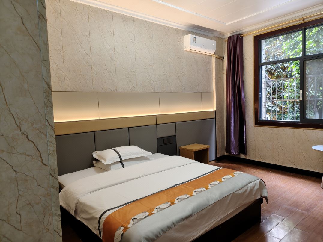 Wushan Longyun Business Hotel