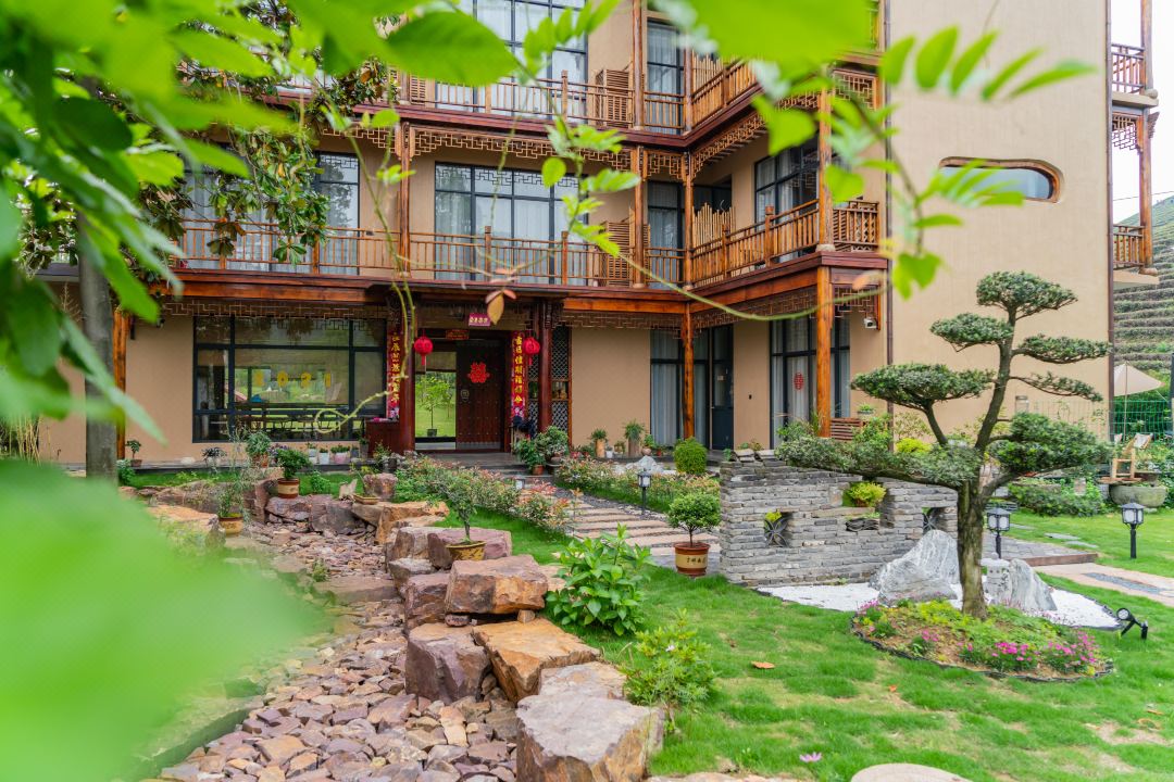 Going back, ho, parent-child vacation home