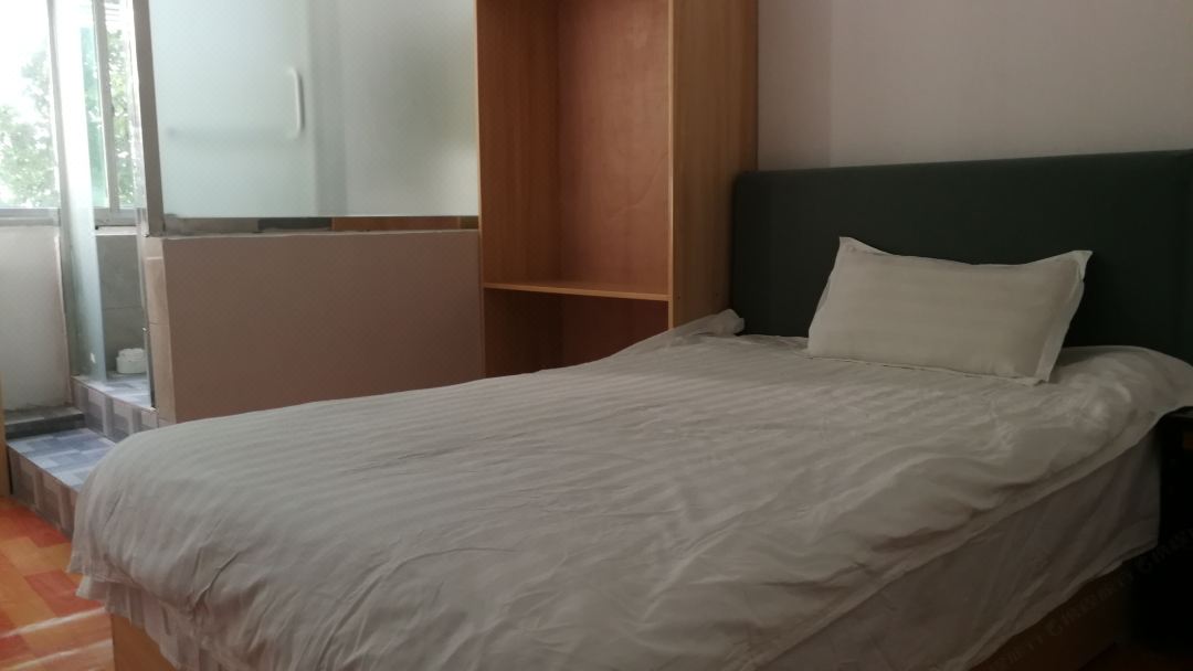 Jishui Erqing Hotel