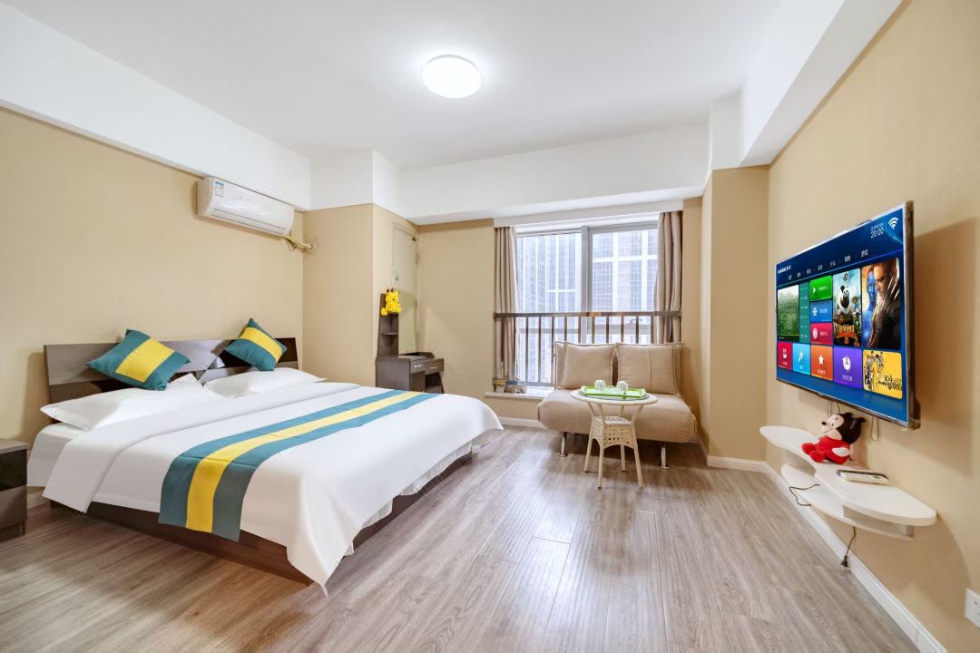 Yunduo Boutique Apartment (Shenyang North Station Huafu Xintiandi)