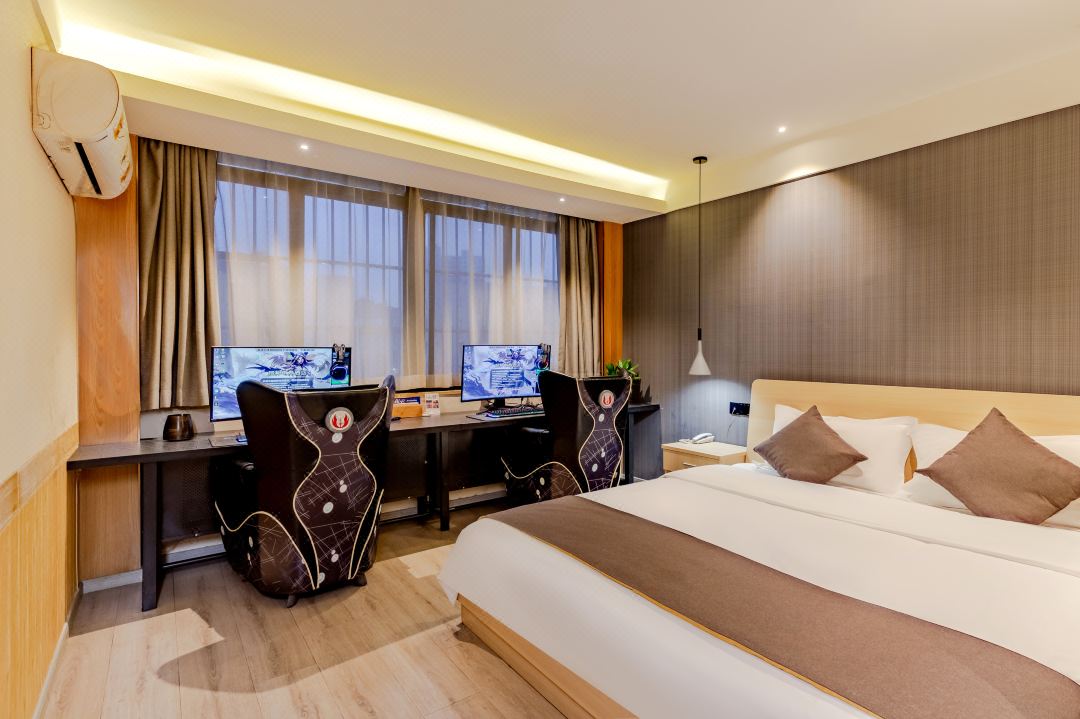 Hefei Chaoshen E-sports Hotel (Anhui Great Market Hefei Railway Station)