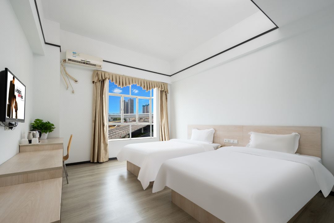Livable Hotel (Shenzhen Guangming Shutianpu Subway Station)