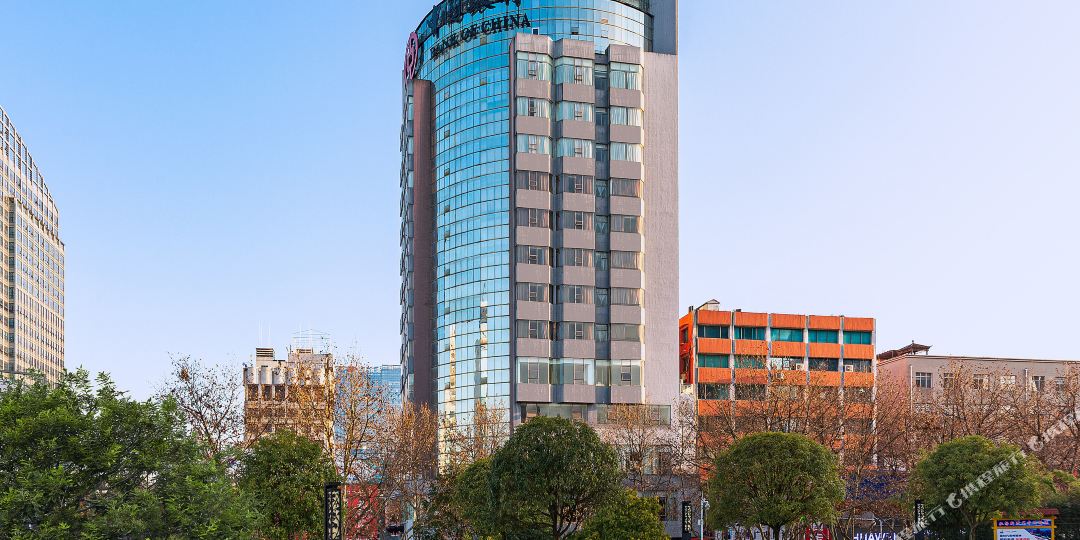 素百·云酒店(安顺西秀区塔山广场国贸购物中心店)