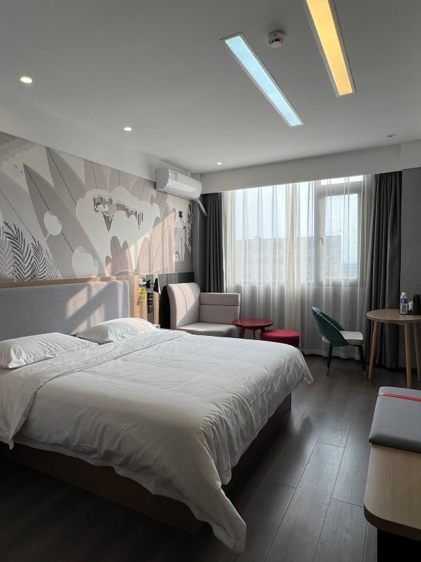 Shangyou Hotel (Xinzheng Guodian Town Huangjin Avenue)