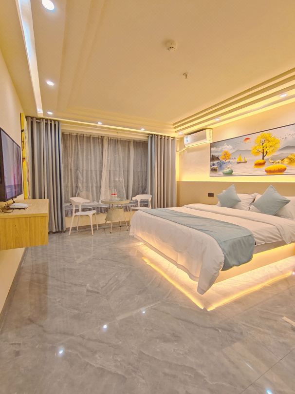Nanming Weilin Qingyi Homestay (Huaguoyuan Shopping Center)