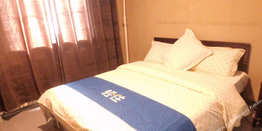 轻住城市99时尚大店(乌鲁木齐财经大学店)