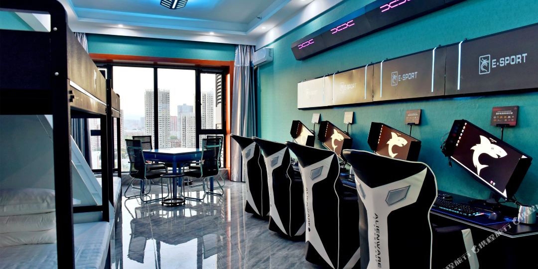 太远白鲨特级电竞酒店(公元时代城店)