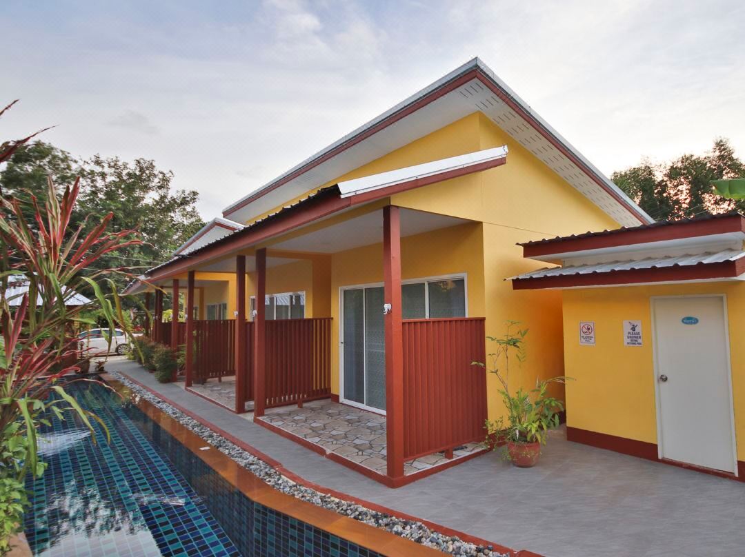 Ban Elephant Blanc Bungalow