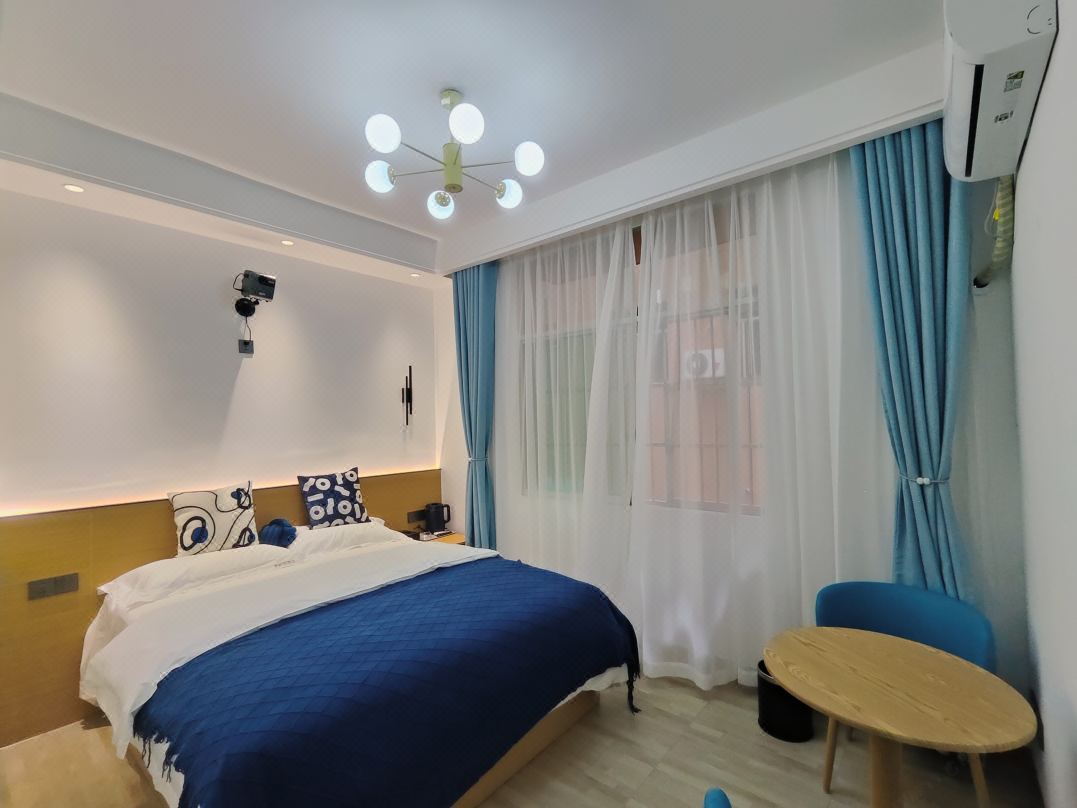 Van Qiju Hotel