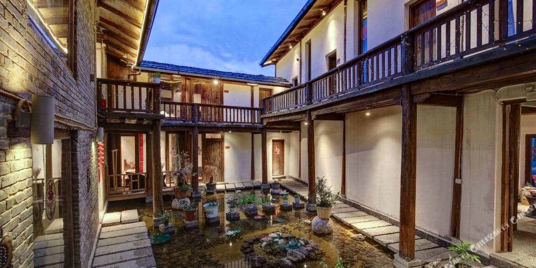 香格里拉黑白藏文化饰品客栈