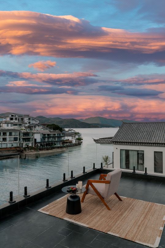 Dali Yuehai Yinyu | SEAVIEW·STAYCATION Seaside Exquisite Homestay (Shuanglang Erhai)