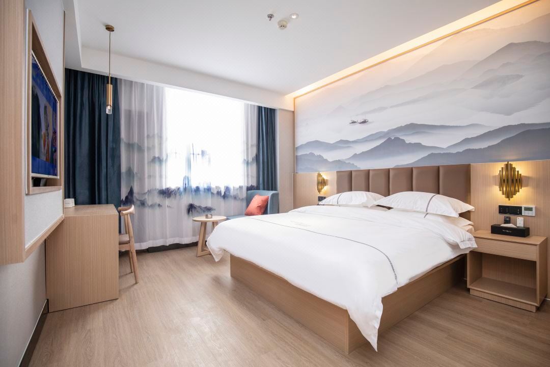 Qingmu Select Hotel (Nanjing Gaochun Subway Station Zhenxing Road)