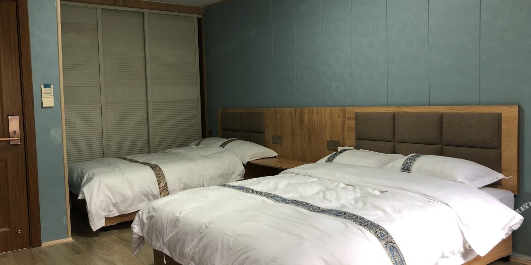明月山觅镜客栈