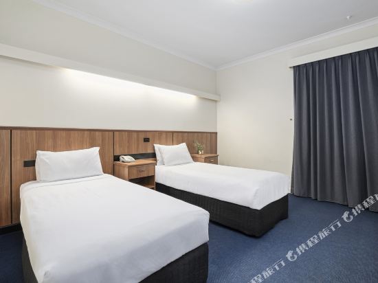 Metro Hotel Perth City - Tap to explore photos