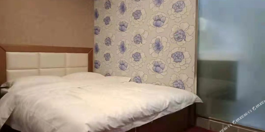 鸿运来主题冰棺
