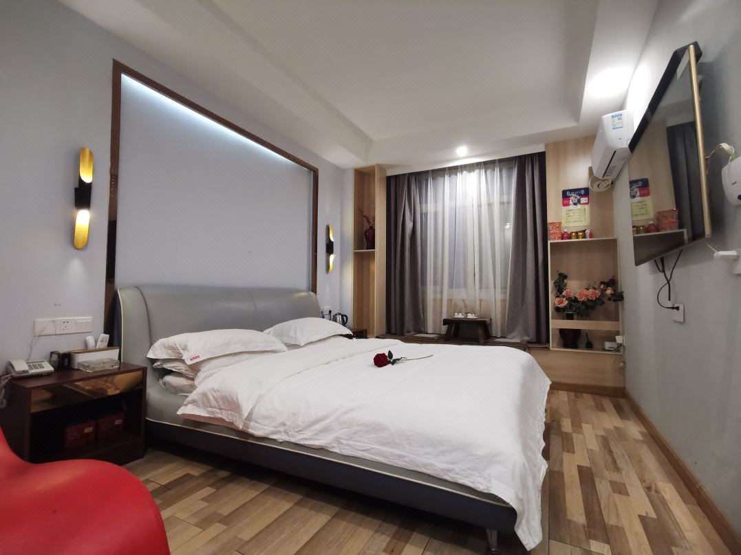 Weihui Yuexiu Theme Hotel